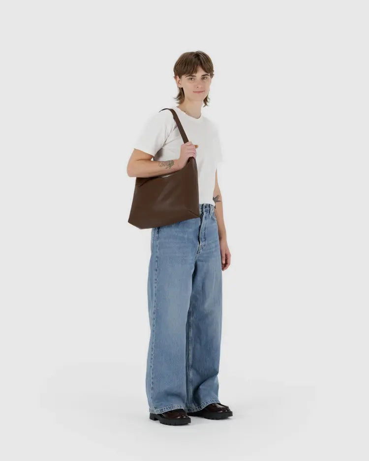 Recycled Leather Shoulder Bag Brown - Baggu