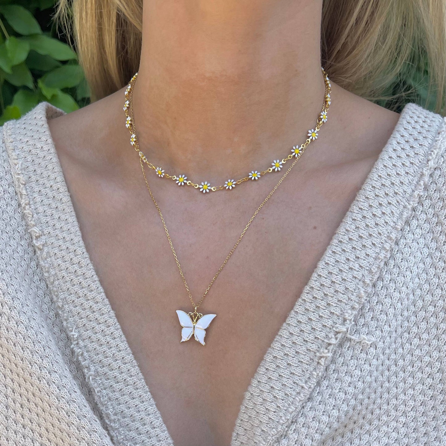 Daisy White Necklace - Gold