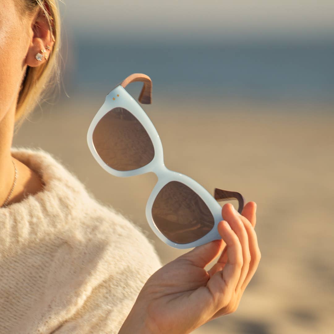 Cora - Milky Blue / Walnut Wood / Gradient Brown - Blue Planet