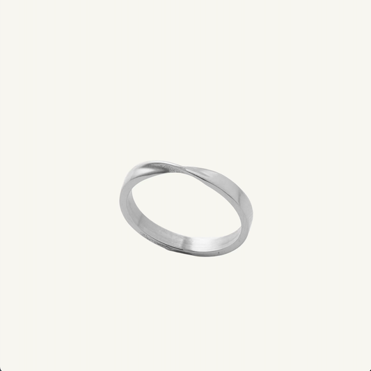 Viv Twisted Ring- Silver