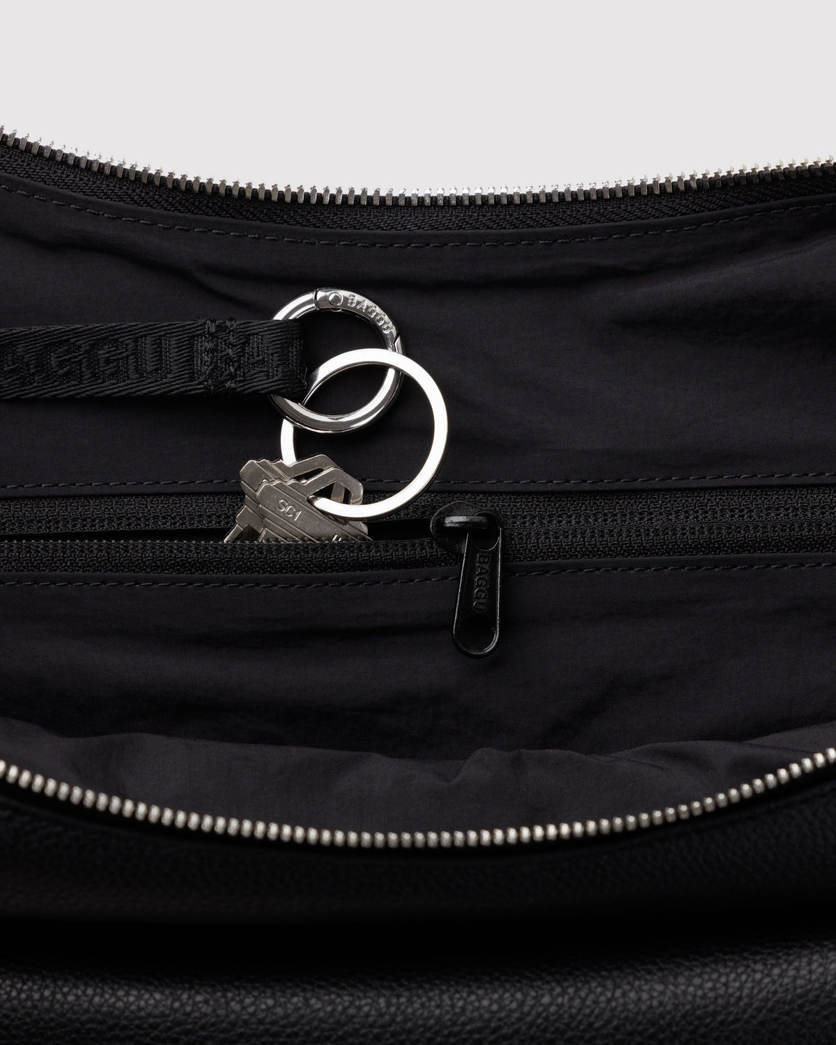 Medium Recycled Leather Flat Crescent - Baggu