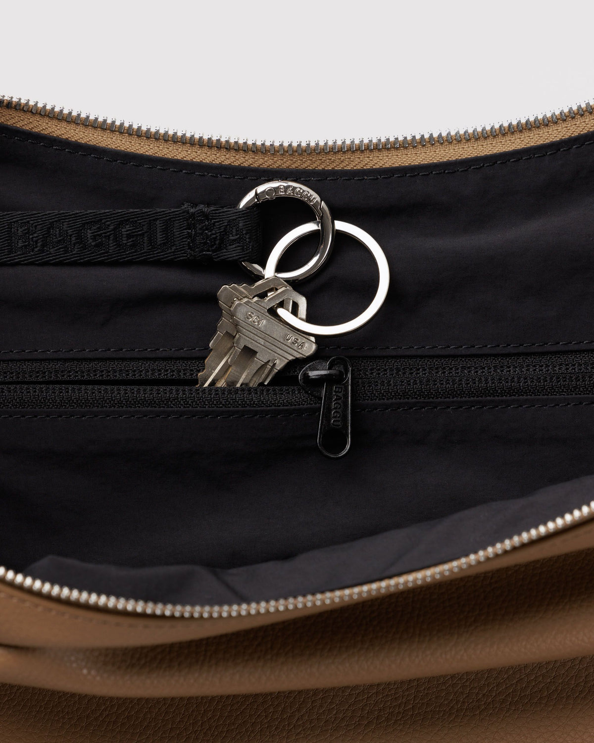 Medium Recycled Leather Flat Crescent - Baggu