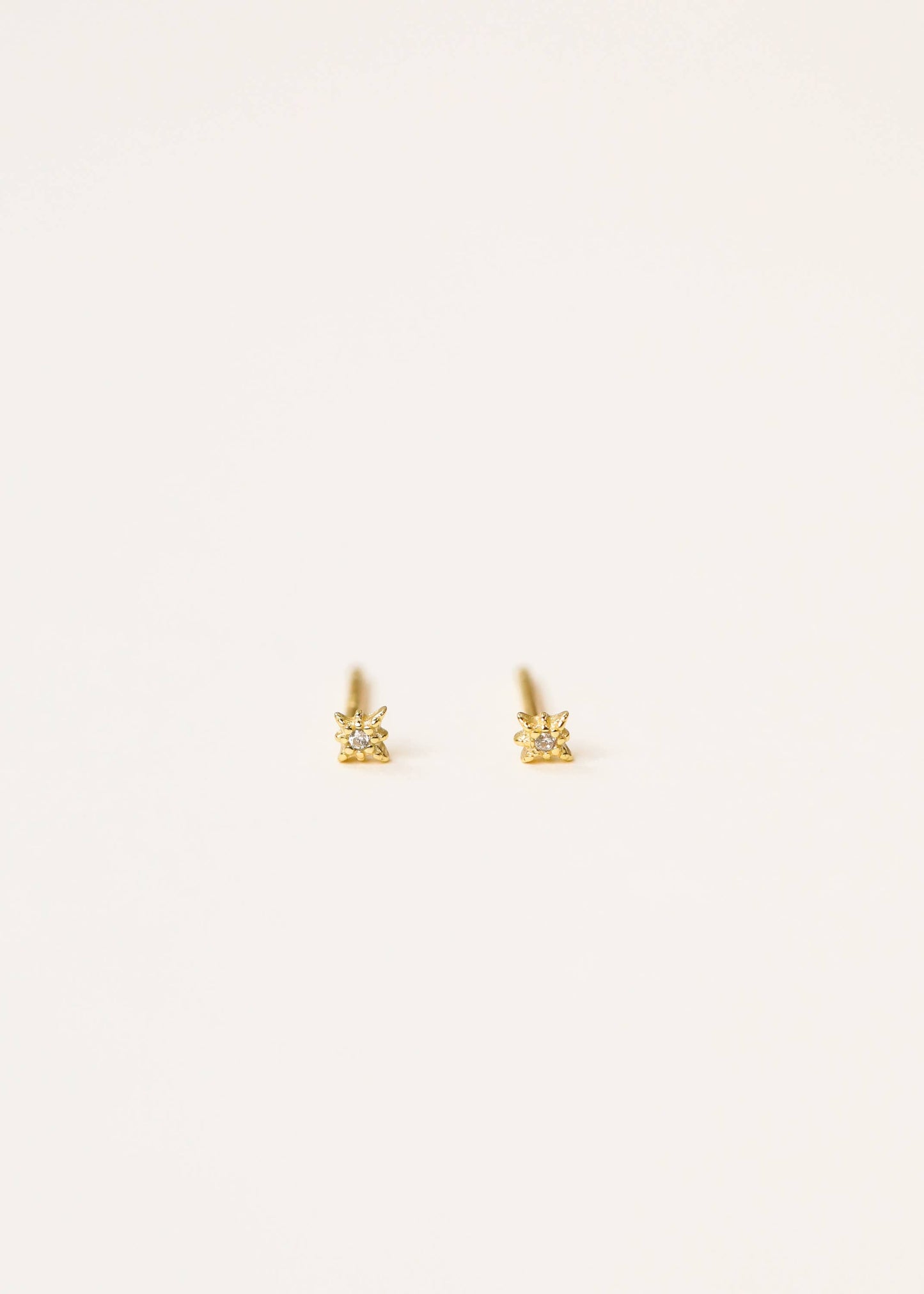 Tiny Stud - Star - Gold Earrings