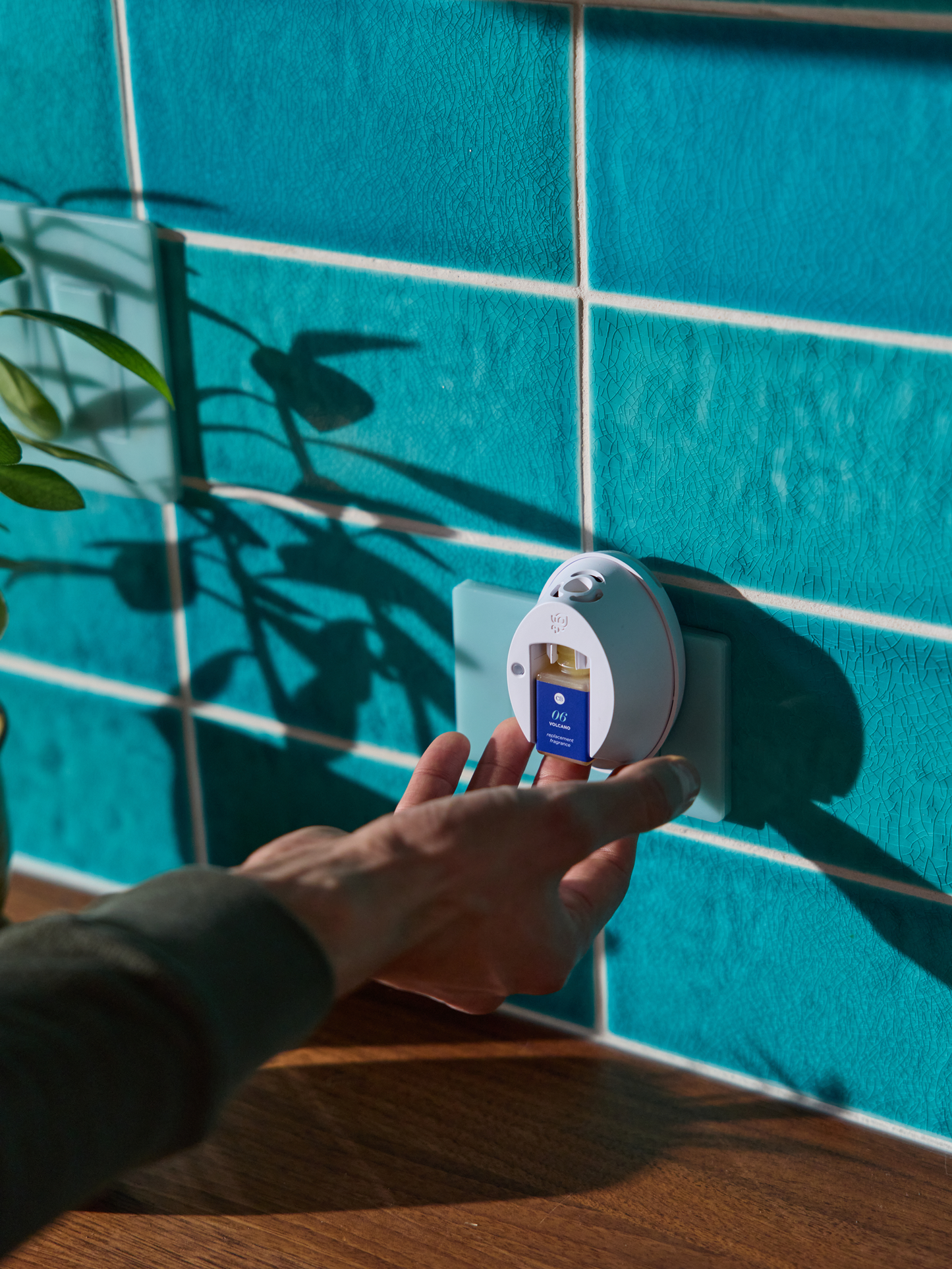 Pura Mini Smart Home Fragrance Diffuser
